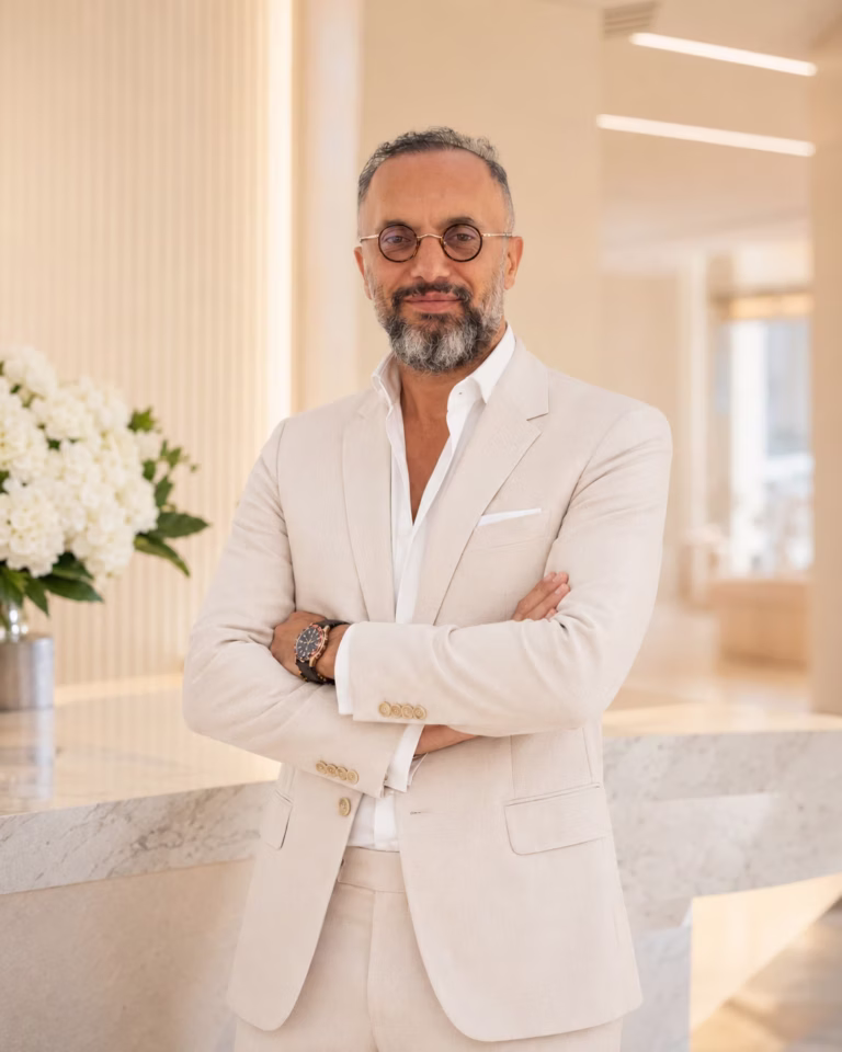 Oğuz Kılıç, plastic surgeon